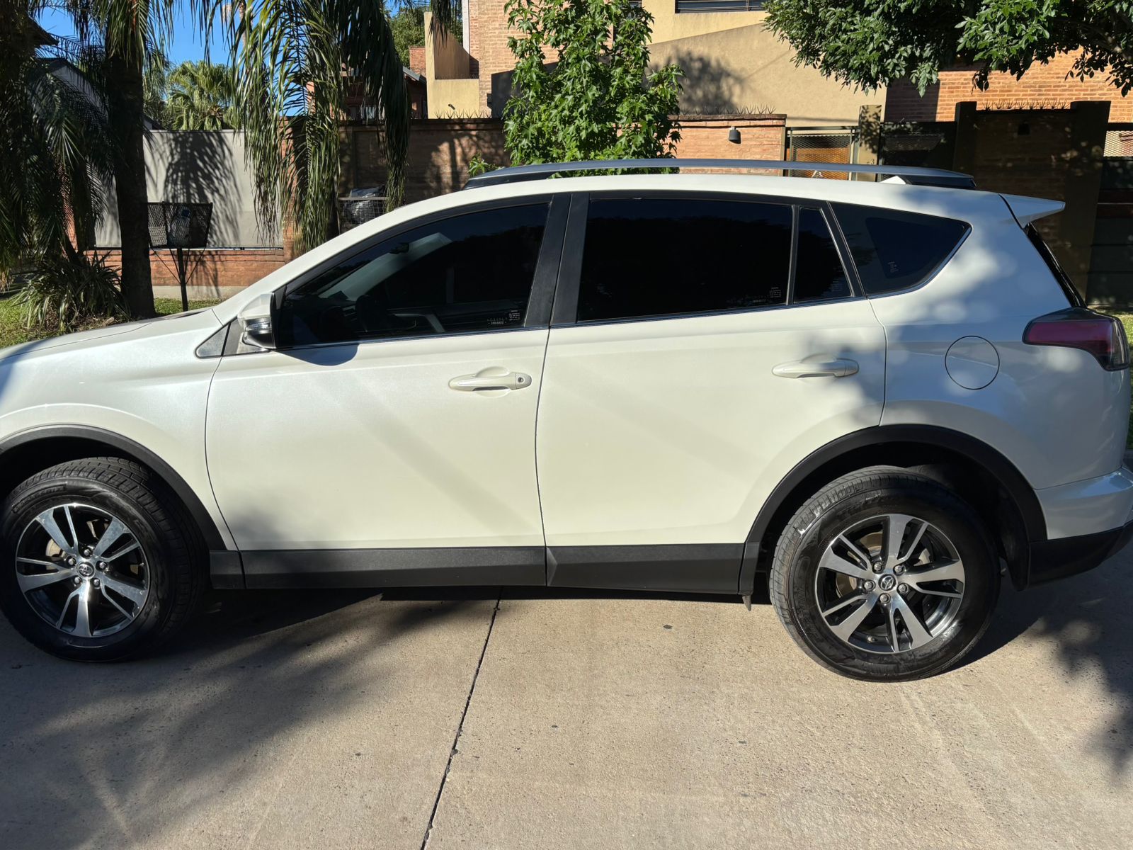 Toyota RAV4 VX  6