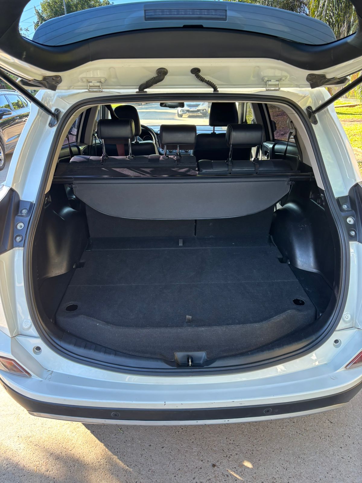 Toyota RAV4 VX  9